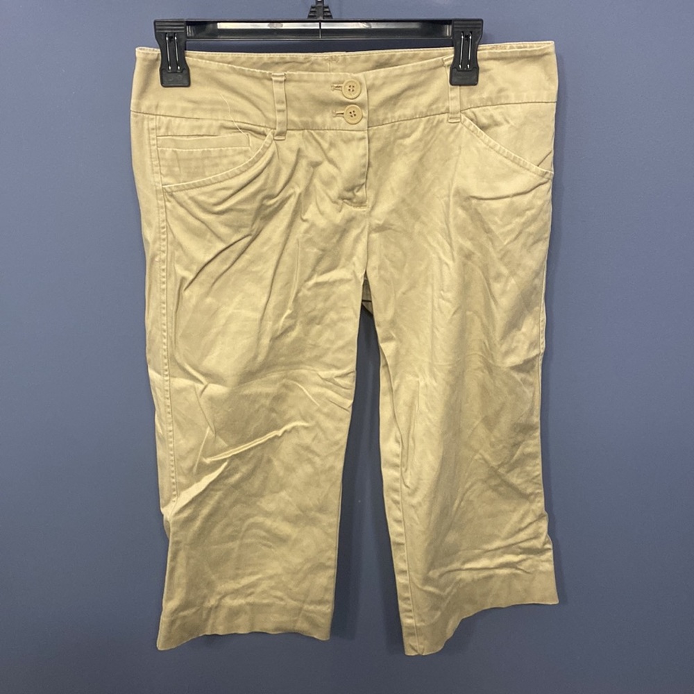 Women’s New York & Company Capri Khakis Size 6